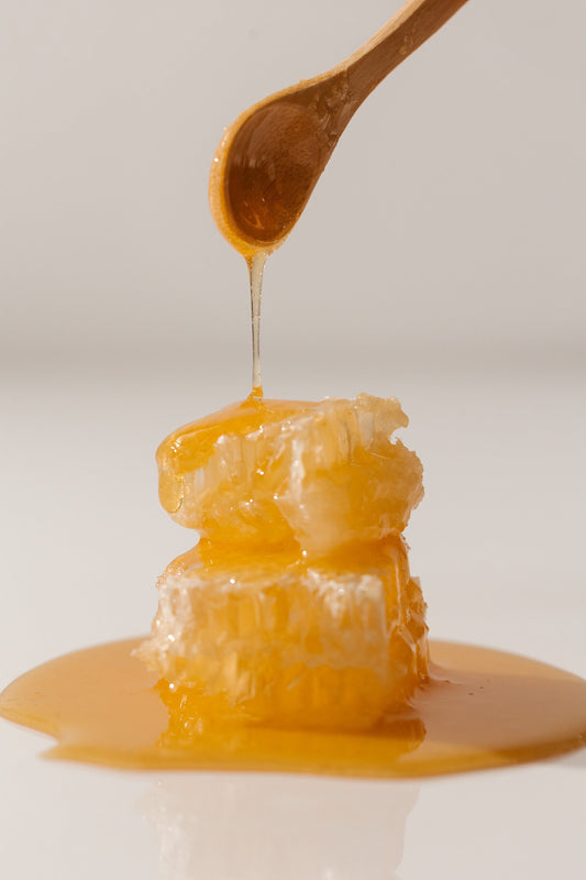 Raw Honey - what is it & why is it important. What does "raw" mean? 